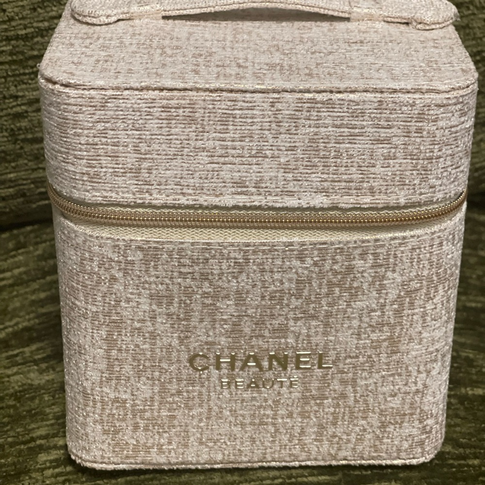 Chanel Tweed Shimmer Stunning Makeup Bag Clutch NWT